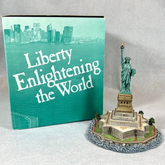 Vtg Harbour Lights Liberty Enlightening the World Statue of Liberty Collectible - Picture 1 of 13